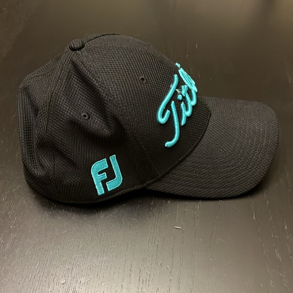 Titleist Footjoy ProV1 Men’s M/L Fitted Hat - Picture 3 of 6